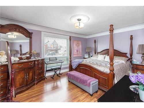 152 Hellems Avenue, Welland, ON - Indoor Photo Showing Bedroom