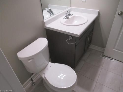 9521 Tallgrass Avenue, Niagara Falls, ON - Indoor Photo Showing Bathroom