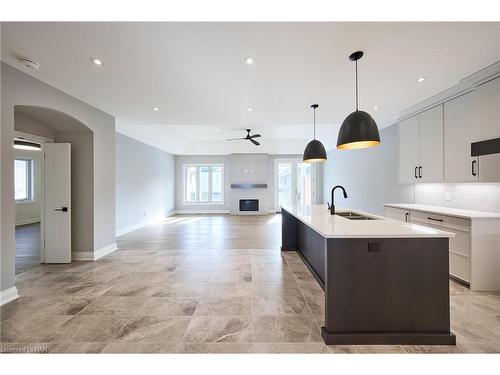 464 Old Course Trail, Welland, ON - Indoor Photo Showing Kitchen With Double Sink