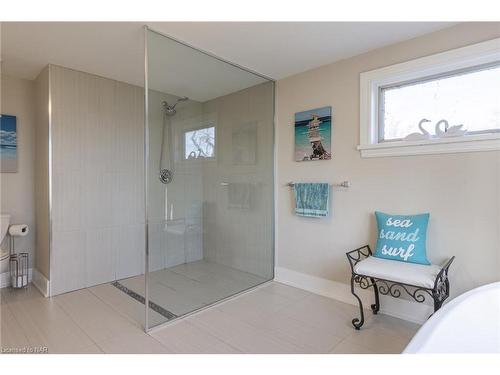 2301 Staniland Park Road, Ridgeway, ON - Indoor Photo Showing Bathroom