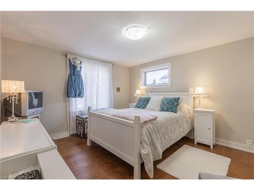 2301 Staniland Park Road, Ridgeway, ON - Indoor Photo Showing Bedroom