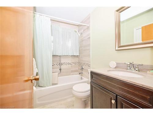5644 Green Avenue, Niagara Falls, ON - Indoor Photo Showing Bathroom