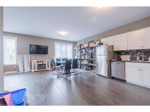 80 B Townline Road W, St. Catharines, ON - Indoor Photo Showing Kitchen With Double Sink
