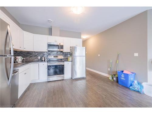 80 B Townline Road W, St. Catharines, ON - Indoor Photo Showing Kitchen With Stainless Steel Kitchen