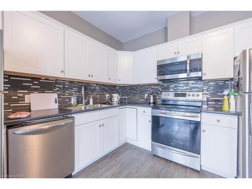 80 B Townline Road W, St. Catharines, ON - Indoor Photo Showing Kitchen With Stainless Steel Kitchen