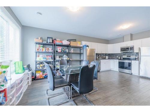 80 B Townline Road W, St. Catharines, ON - Indoor Photo Showing Kitchen