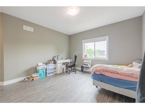 80 B Townline Road W, St. Catharines, ON - Indoor Photo Showing Bedroom