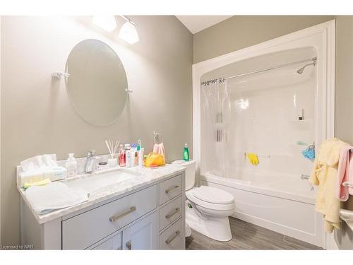 80 B Townline Road W, St. Catharines, ON - Indoor Photo Showing Bathroom
