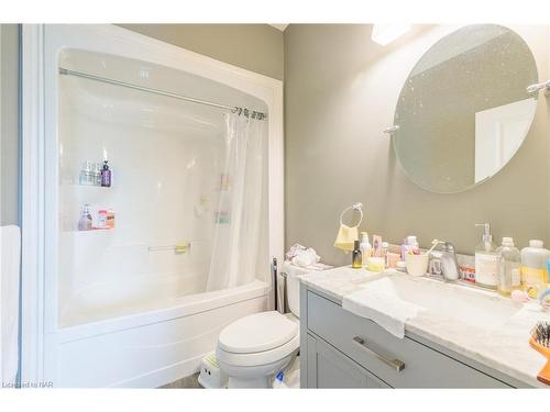 80 B Townline Road W, St. Catharines, ON - Indoor Photo Showing Bathroom