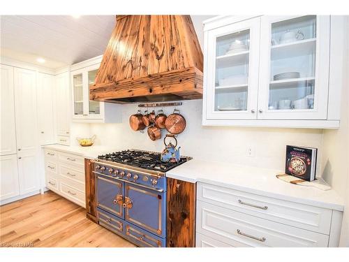250 Niven Road, Niagara-On-The-Lake, ON - Indoor Photo Showing Kitchen