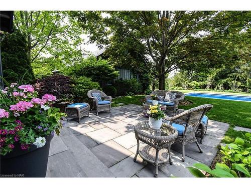 250 Niven Road, Niagara-On-The-Lake, ON - Outdoor With In Ground Pool With Deck Patio Veranda With Backyard