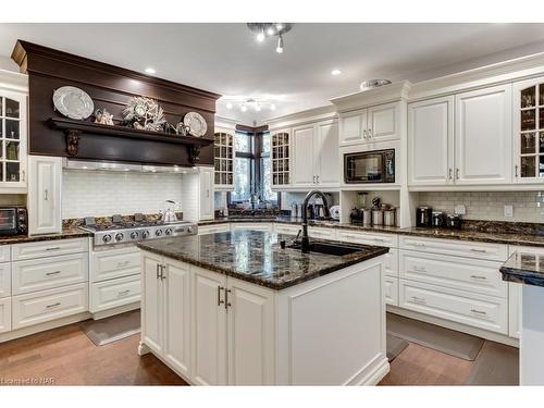 4025 Niagara River Parkway, Fort Erie, ON - Indoor Photo Showing Kitchen With Upgraded Kitchen