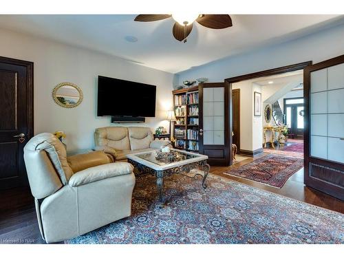 4025 Niagara River Parkway, Fort Erie, ON - Indoor Photo Showing Living Room