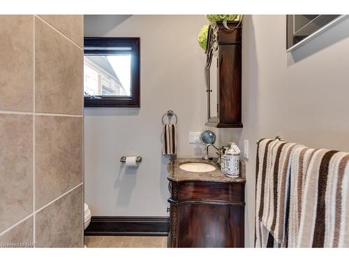 4025 Niagara River Parkway, Fort Erie, ON - Indoor Photo Showing Bathroom