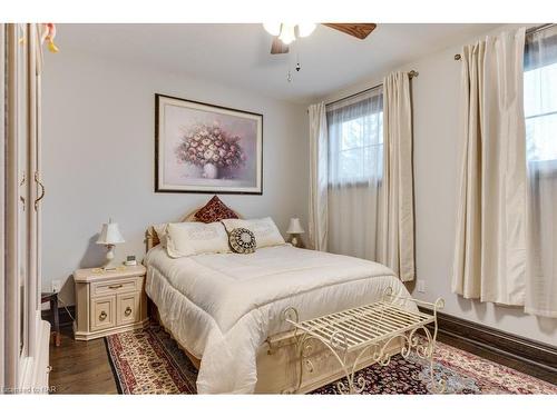 4025 Niagara River Parkway, Fort Erie, ON - Indoor Photo Showing Bedroom