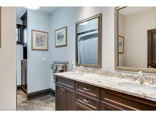 4025 Niagara River Parkway, Fort Erie, ON - Indoor Photo Showing Bathroom