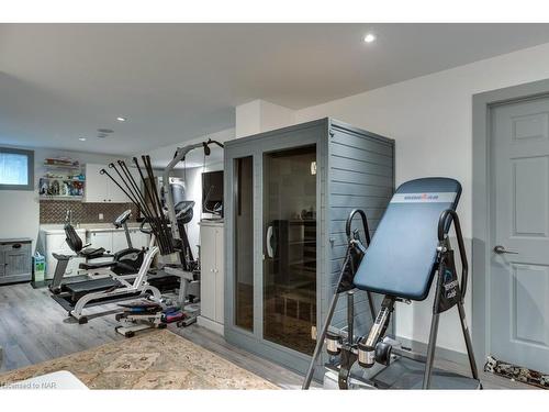 4025 Niagara River Parkway, Fort Erie, ON - Indoor Photo Showing Gym Room