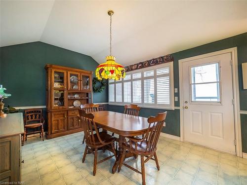 10571 Lakeshore Road W, Wainfleet, ON - Indoor Photo Showing Dining Room