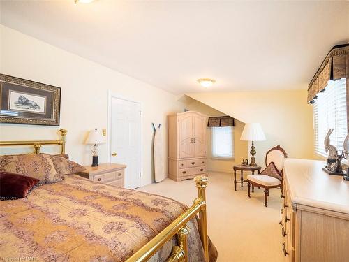 10571 Lakeshore Road W, Wainfleet, ON - Indoor Photo Showing Bedroom