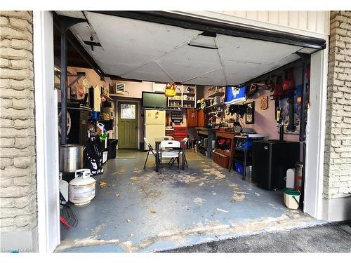 44 Rosemore Road, St. Catharines, ON - Indoor Photo Showing Garage
