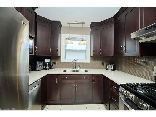 101 Classic Avenue, Welland, ON - Indoor Photo Showing Kitchen With Double Sink