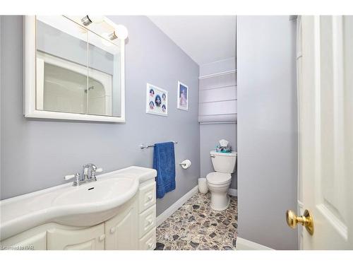 101 Classic Avenue, Welland, ON - Indoor Photo Showing Bathroom