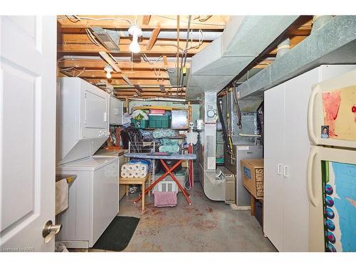 101 Classic Avenue, Welland, ON - Indoor Photo Showing Laundry Room