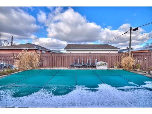 101 Classic Avenue, Welland, ON - Outdoor With In Ground Pool With Backyard