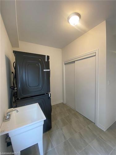 74 Oriole Crescent, Port Colborne, ON - Indoor Photo Showing Laundry Room