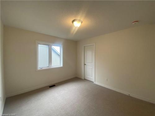 74 Oriole Crescent, Port Colborne, ON - Indoor Photo Showing Other Room