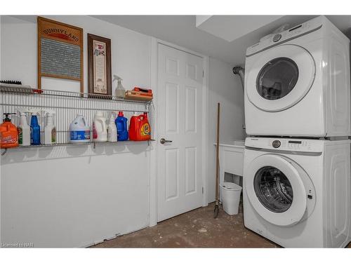 5810 Brookfield Avenue, Niagara Falls, ON - Indoor Photo Showing Laundry Room