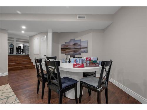 5810 Brookfield Avenue, Niagara Falls, ON - Indoor Photo Showing Dining Room