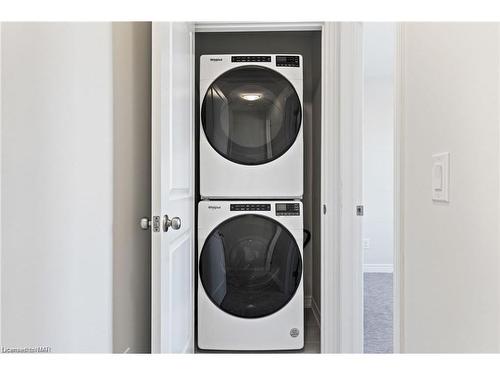 7109 Parsa Street, Niagara Falls, ON - Indoor Photo Showing Laundry Room