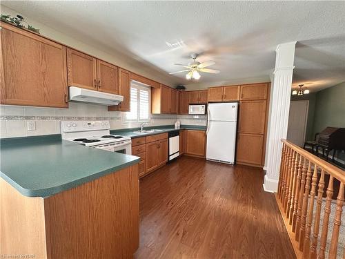 28-121 Glen Morris Drive, St. Catharines, ON - Indoor Photo Showing Kitchen