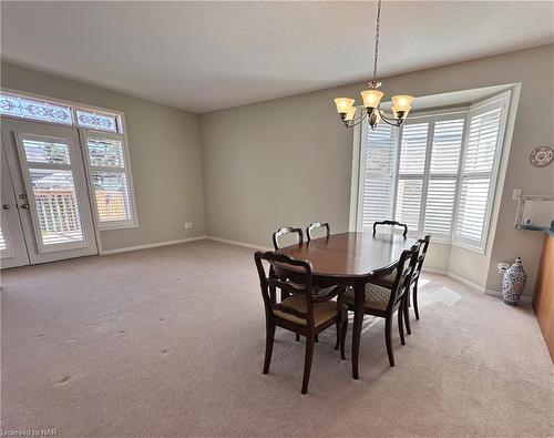 28-121 Glen Morris Drive, St. Catharines, ON - Indoor Photo Showing Dining Room