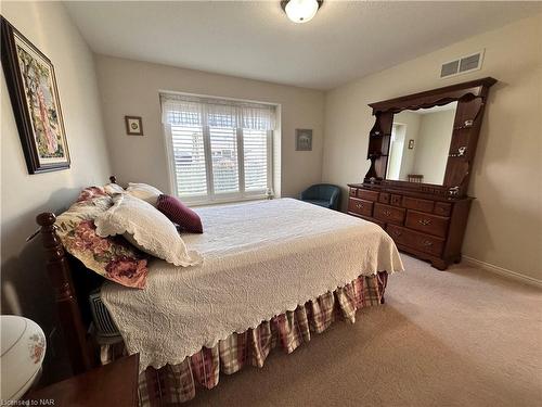 28-121 Glen Morris Drive, St. Catharines, ON - Indoor Photo Showing Bedroom