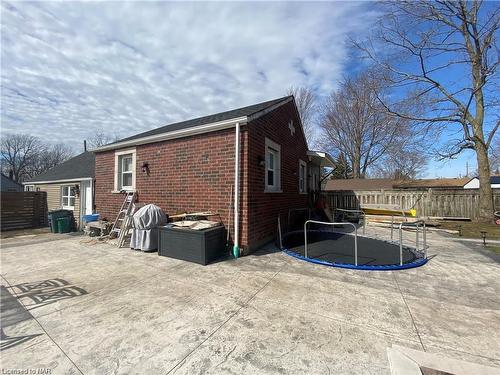 498 North Mill Street, Fort Erie, ON - Outdoor With Exterior