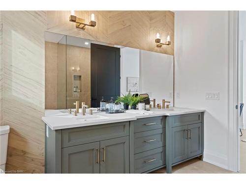 6506 Lucia Drive, Niagara Falls, ON - Indoor Photo Showing Bathroom