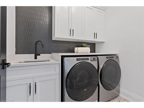6506 Lucia Drive, Niagara Falls, ON - Indoor Photo Showing Laundry Room