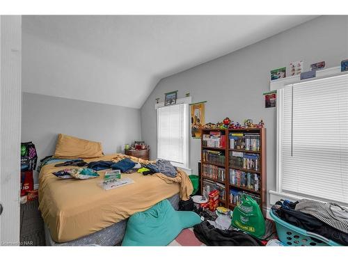 252 Vine Street, St. Catharines, ON - Indoor Photo Showing Bedroom