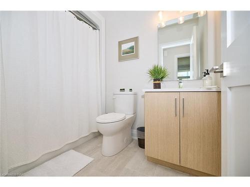 35 Taliesin Trail, Welland, ON - Indoor Photo Showing Bathroom