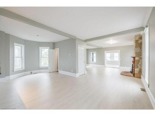 967 Niagara Parkway, Fort Erie, ON - Indoor With Fireplace