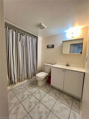 7 Slater Circle W, Brampton, ON - Indoor Photo Showing Bathroom