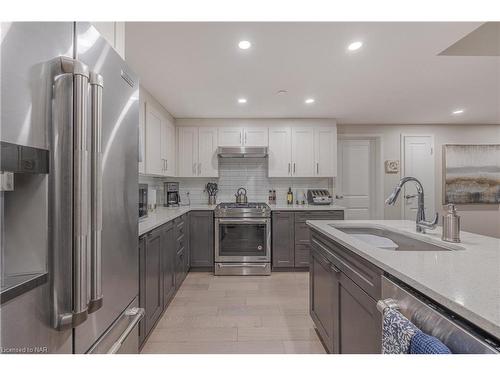 10 Albert Street E, Thorold, ON - Indoor Photo Showing Kitchen