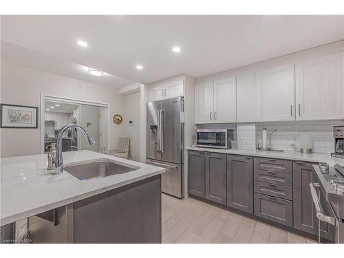 10 Albert Street E, Thorold, ON - Indoor Photo Showing Kitchen