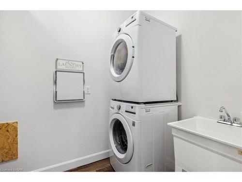 8B Shores Lane, Crystal Beach, ON - Indoor Photo Showing Laundry Room
