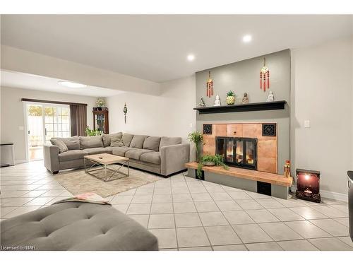 17 Melrose Avenue, Port Robinson, ON - Indoor Photo Showing Living Room With Fireplace