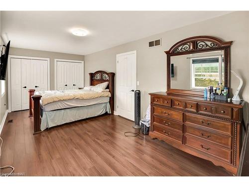 17 Melrose Avenue, Port Robinson, ON - Indoor Photo Showing Bedroom