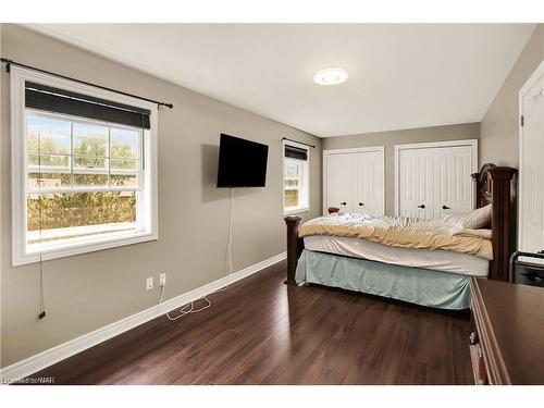 17 Melrose Avenue, Port Robinson, ON - Indoor Photo Showing Bedroom