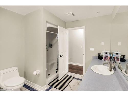 17 Melrose Avenue, Port Robinson, ON - Indoor Photo Showing Bathroom